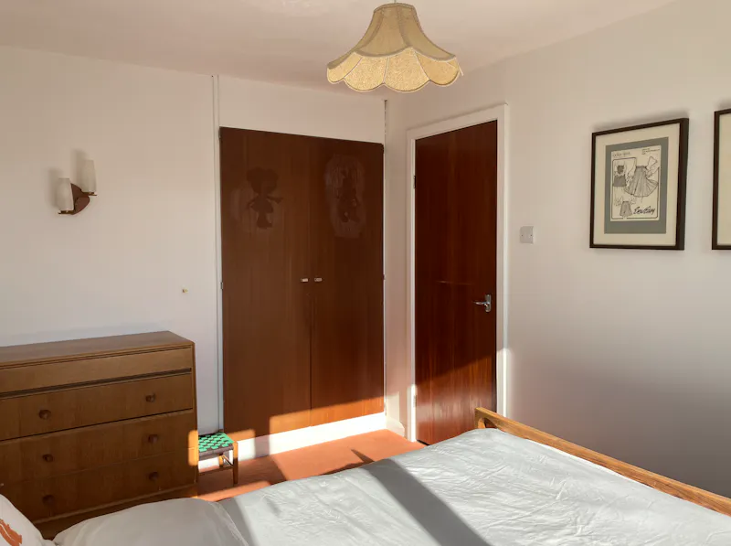 Mid-century modern in Burnham, D2815 (photo 20)