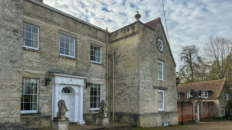 Grade II listed Chiltern Manor, A1651 (photo 74)