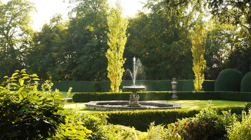 Grade II listed Chiltern Manor, A1651 (photo 56)
