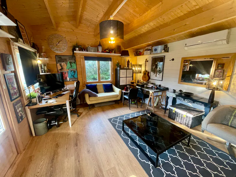 Modern Bromley Farmhouse, B2071 (photo 52)