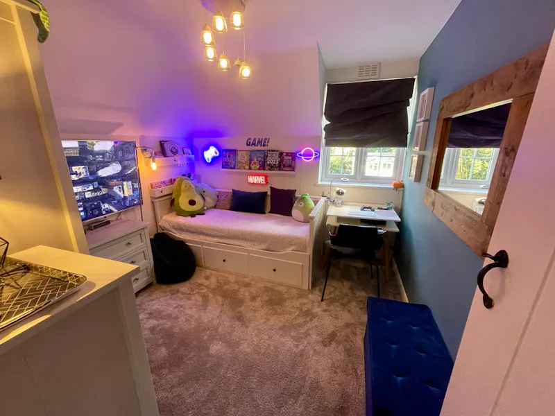 Bedroom - child's at Modern Bromley Farmhouse, B2071 (photo 37)