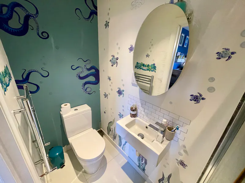 Wallpaper at Modern Bromley Farmhouse, B2071 (photo 36)