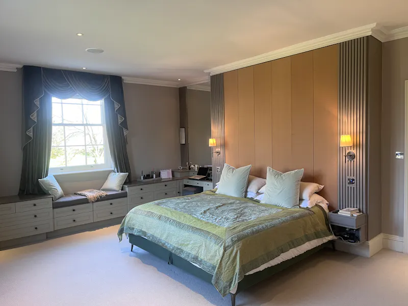 19th Century Gothic Kent Home, B2072 (photo 18)