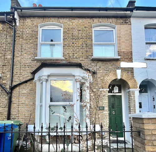 Bright Peckham Terrace, B2077