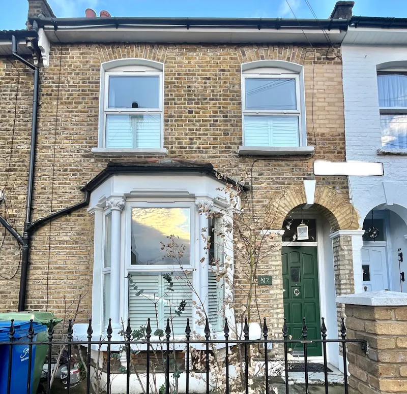 Bright Peckham Terrace, B2077 (photo 1)