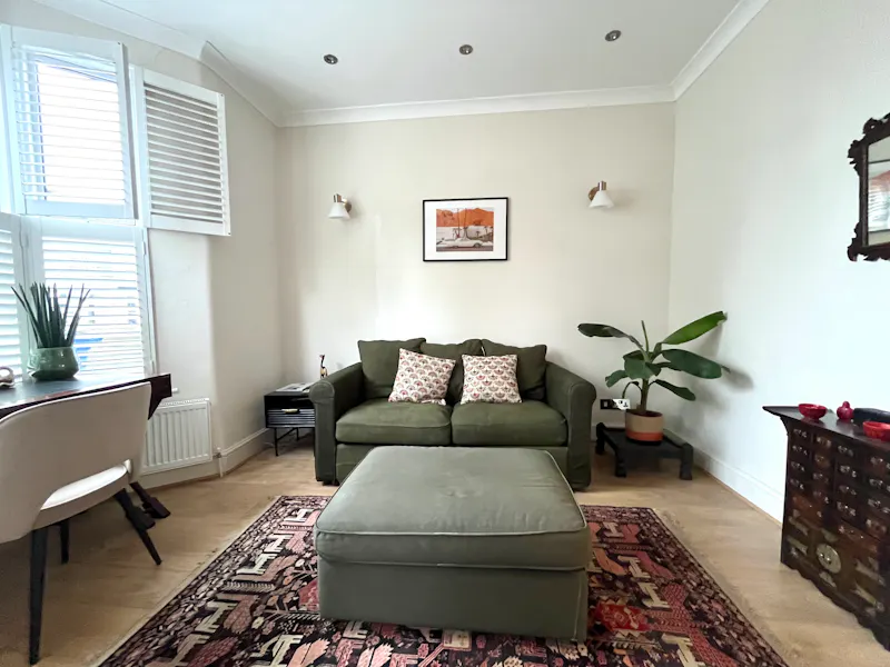 Living Room at Bright Peckham Terrace, B2077 (photo 7)