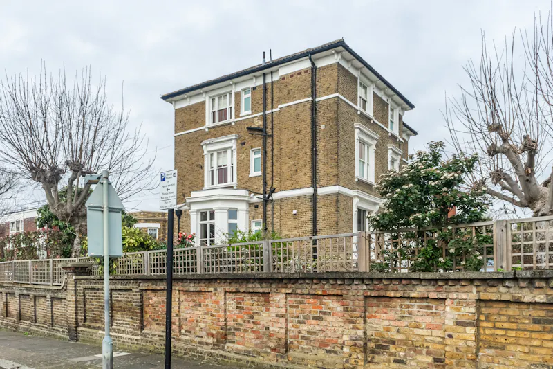 Light filled Putney Townhouse, A1450 (photo 76)