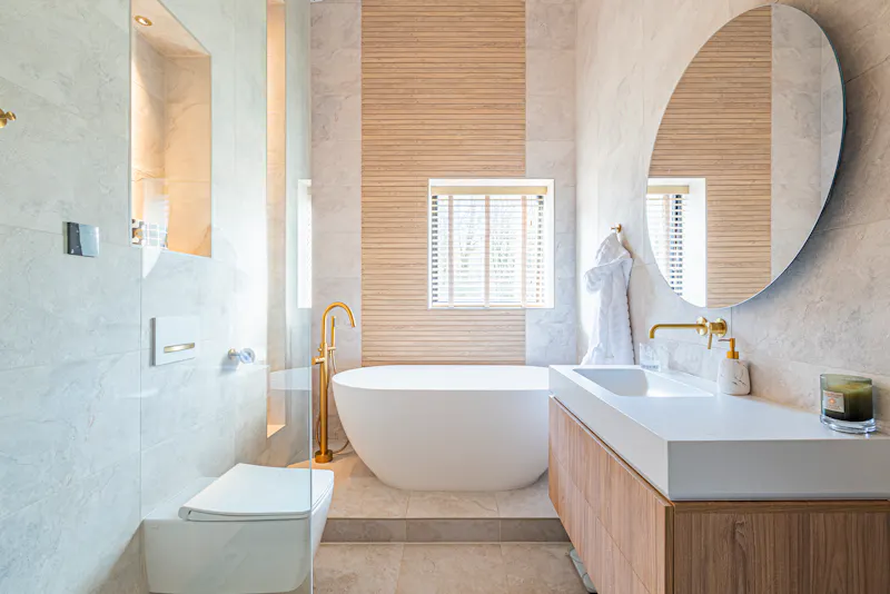 Tiled at Luxurious Herts Farmhouse, L764 (photo 38)