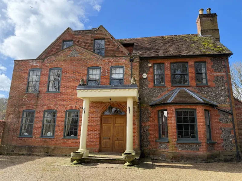 Henley riverside house, A1064 (photo 1)