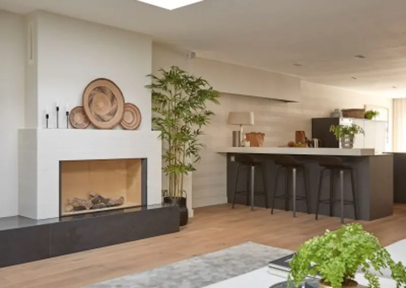 Bright Hampton Hill Family Home, D2818 (photo 10)