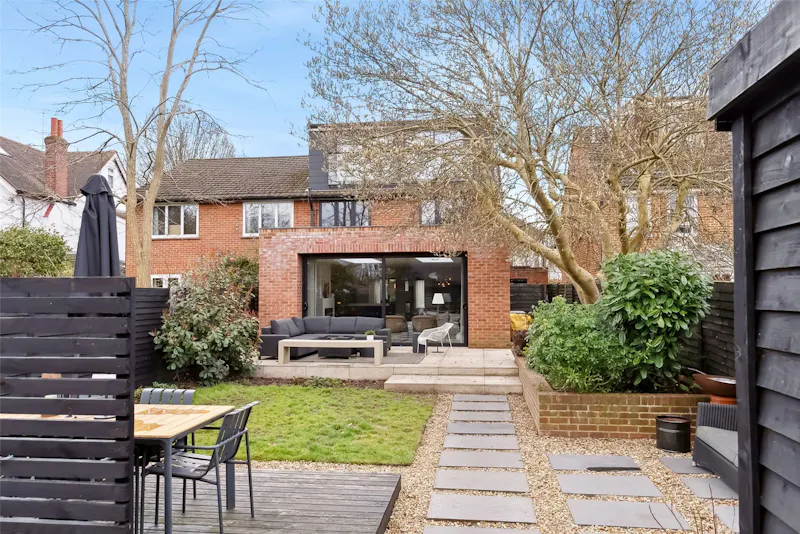 Bright Hampton Hill Family Home, D2818 (photo 23)