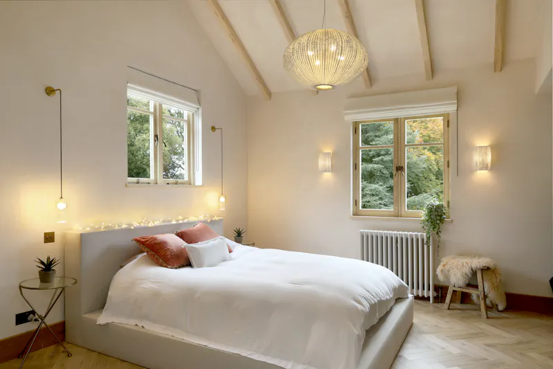 Beams at Modern Herts Country Home, D2817 (photo 19)