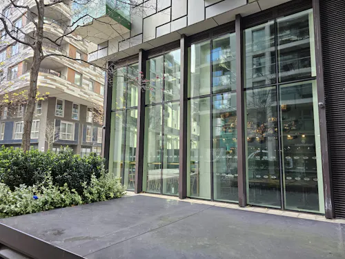 Canary Wharf vacant restaurant, R878