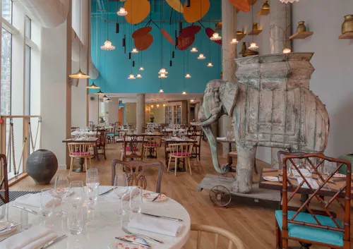 Canary Wharf vacant restaurant, R878