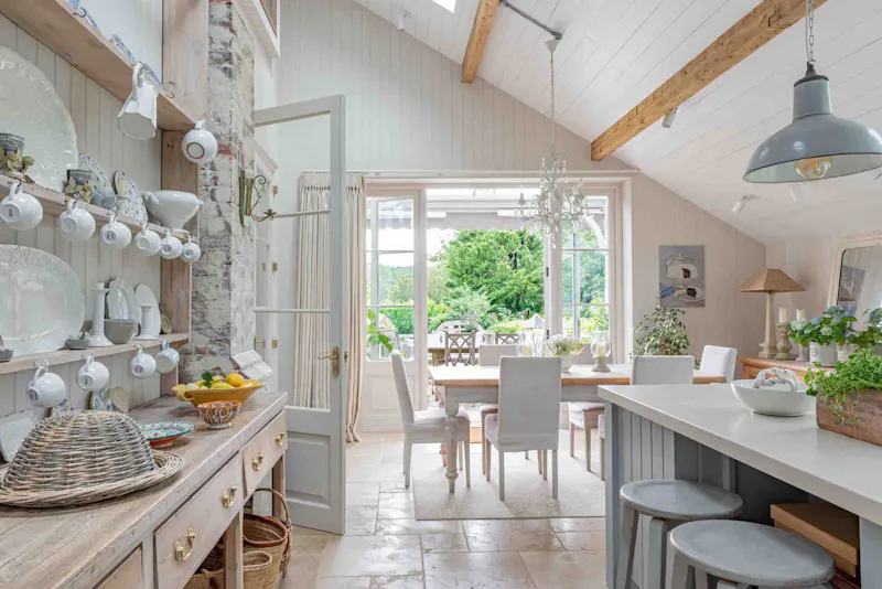 Open plan at American barn in Guildford, B1125 (photo 26)