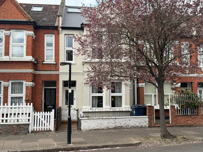 Neutral Bedford Park Terrace, B2076 (photo 1)