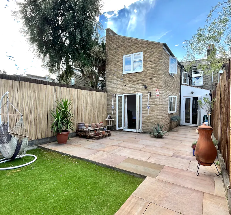 Bright Peckham Terrace, B2077 (photo 15)