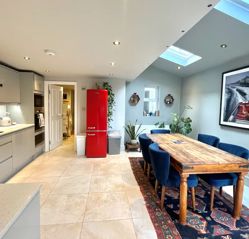 Kitchen at Bright Peckham Terrace, B2077 (photo 5)