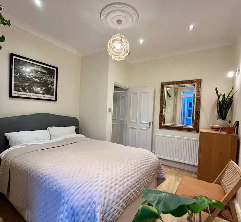 Bedroom at Bright Peckham Terrace, B2077 (photo 12)