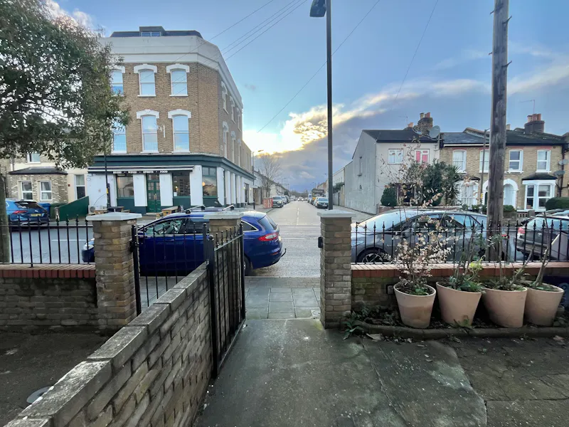 Bright Peckham Terrace, B2077 (photo 17)