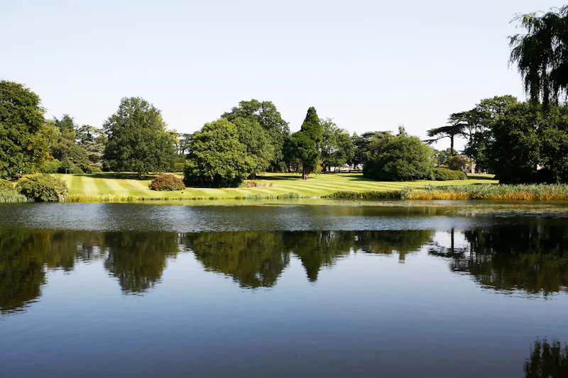 Lake at Vast Warwickshire Estate, A1655 (photo 5)