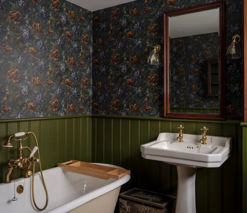 Bathroom at Classic Georgian house in Ware, A1403 (photo 23)