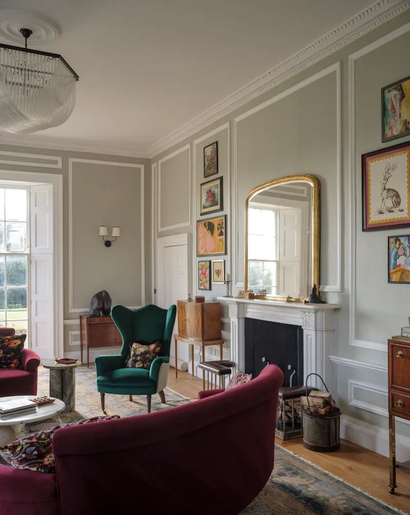 Fireplace at Classic Georgian house in Ware, A1403 (photo 8)