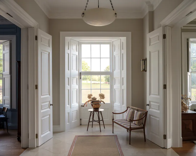 Entrance hall at Classic Georgian house in Ware, A1403 (photo 4)