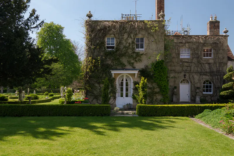 Grade II listed Chiltern Manor, A1651 (photo 71)