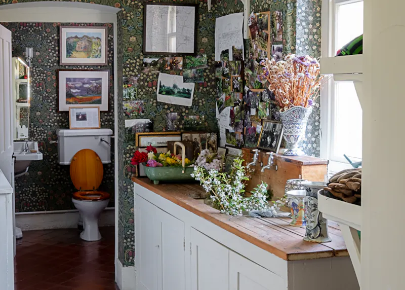 Kitchen at Grade II listed Chiltern Manor, A1651 (photo 23)