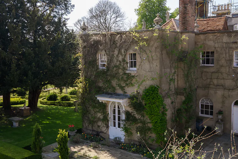 Grade II listed Chiltern Manor, A1651 (photo 72)