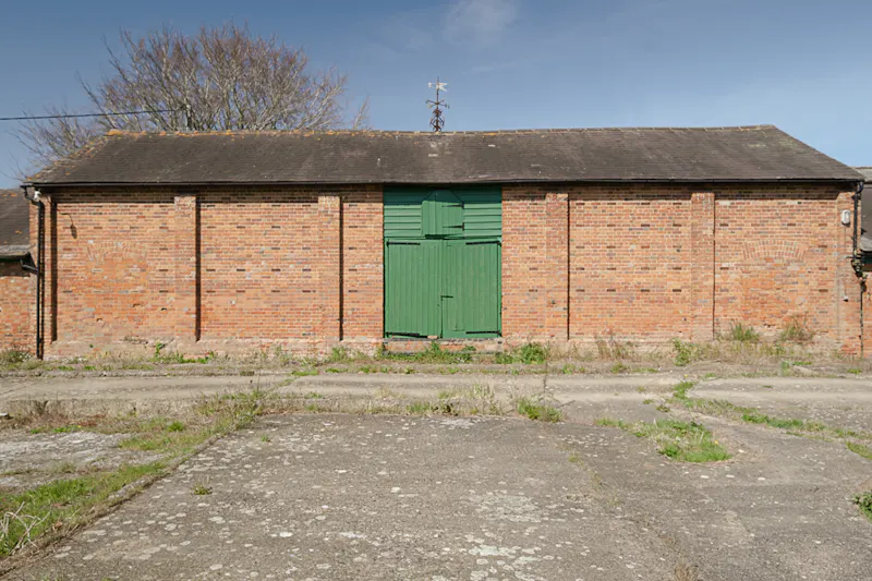 Grade II listed Chiltern Manor, A1651 (photo 81)