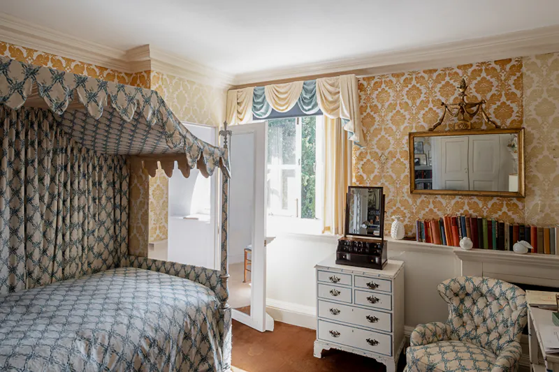Bedroom at Grade II listed Chiltern Manor, A1651 (photo 50)