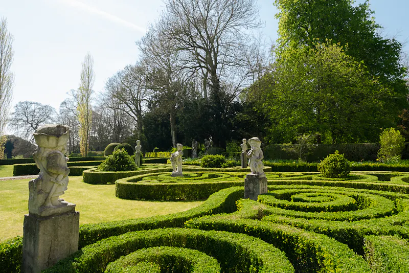 Grade II listed Chiltern Manor, A1651 (photo 54)