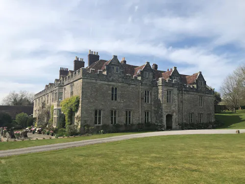 Elizabethan Maidstone manor, M11
