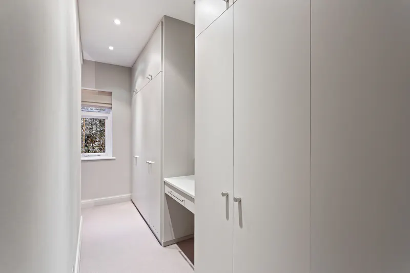 Dressing room at Barons Court Gallery Home, D2384 (photo 16)