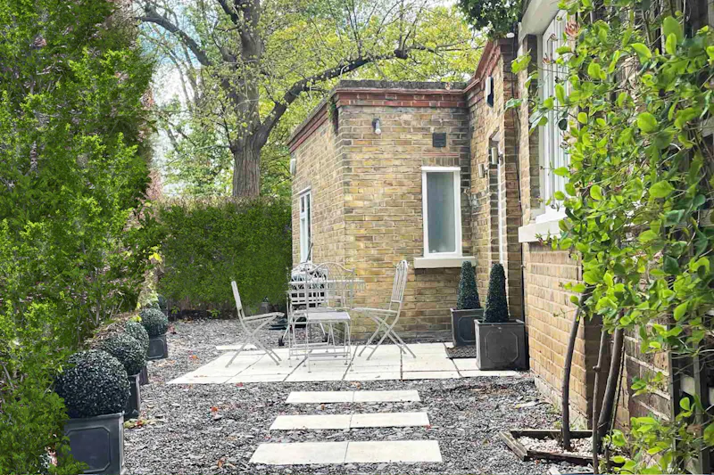 Barons Court Gallery Home, D2384 (photo 44)