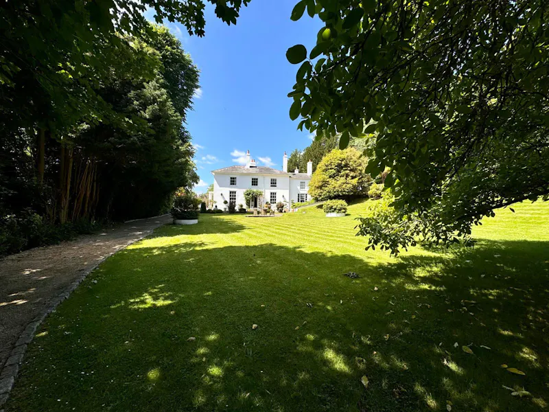 Driveway at Stunning period Addington Manor, A1656 (photo 64)