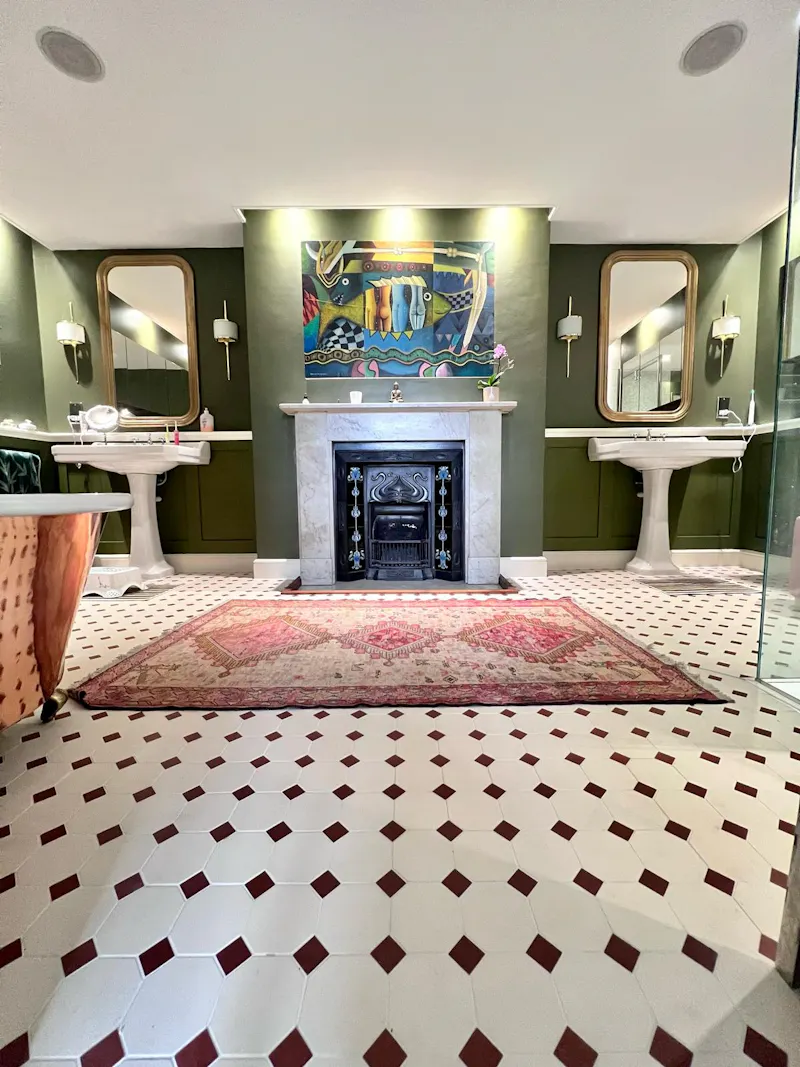 Bathroom at Stunning period Addington Manor, A1656 (photo 48)