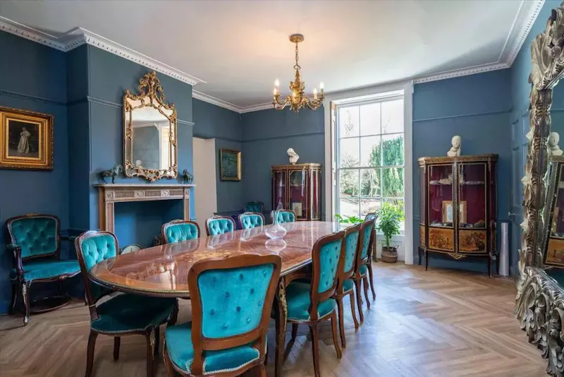 Dining room at Stunning period Addington Manor, A1656 (photo 20)