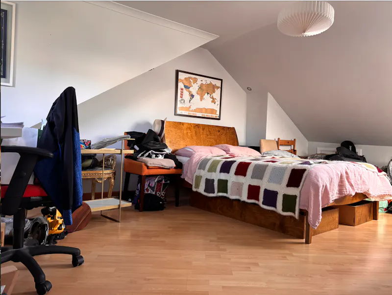 Bedroom at Catford family home, B2085 (photo 8)