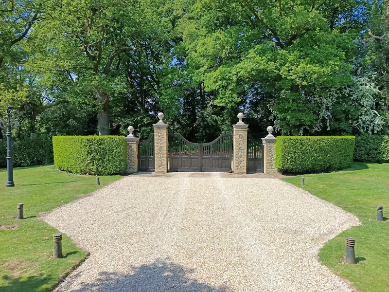 Grade II Picturesque Manor, A1657 (photo 76)