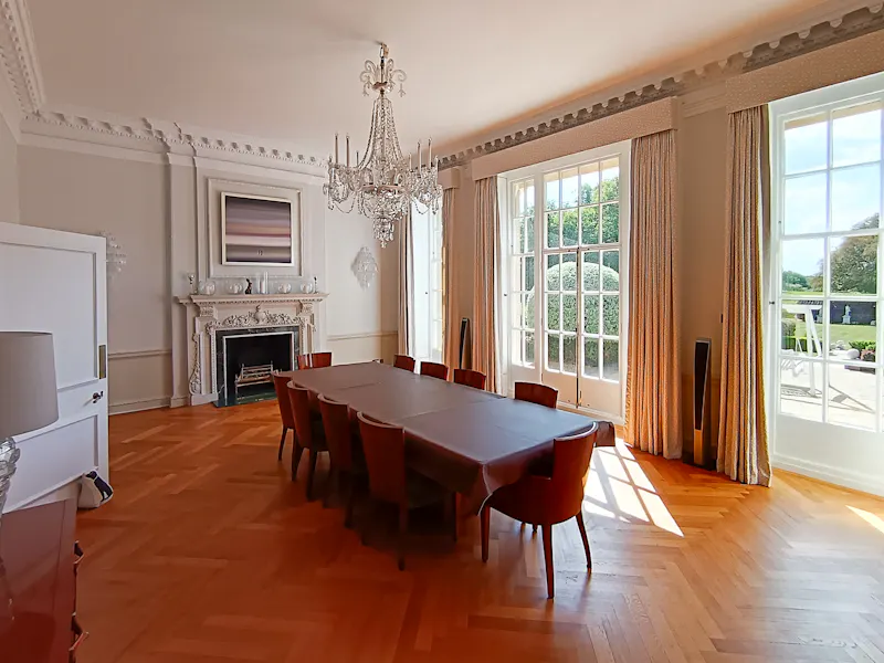 Dining room at Grade II Picturesque Manor, A1657 (photo 22)