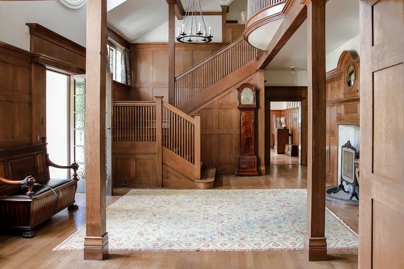 Entrance hall at Shackleford Voysey manor, E540 (photo 3)