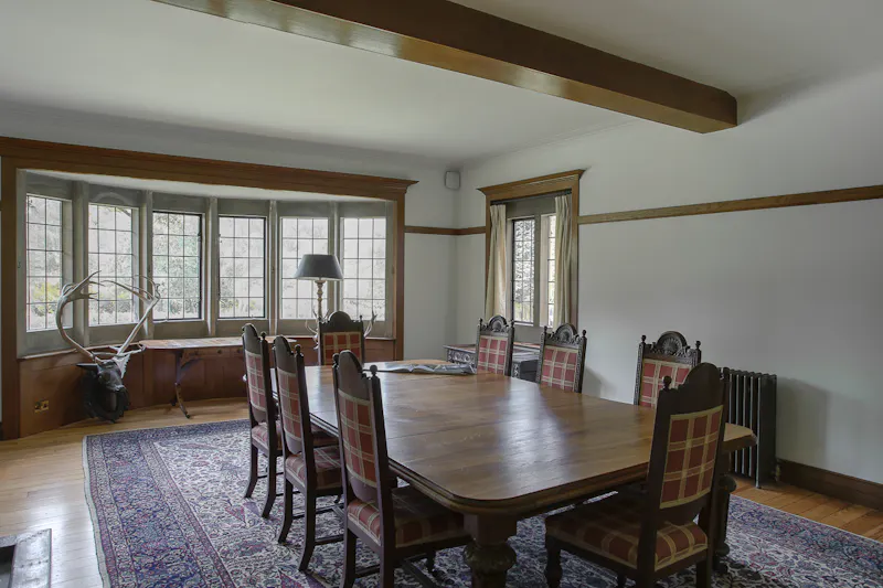 Dining room at Shackleford Voysey manor, E540 (photo 26)