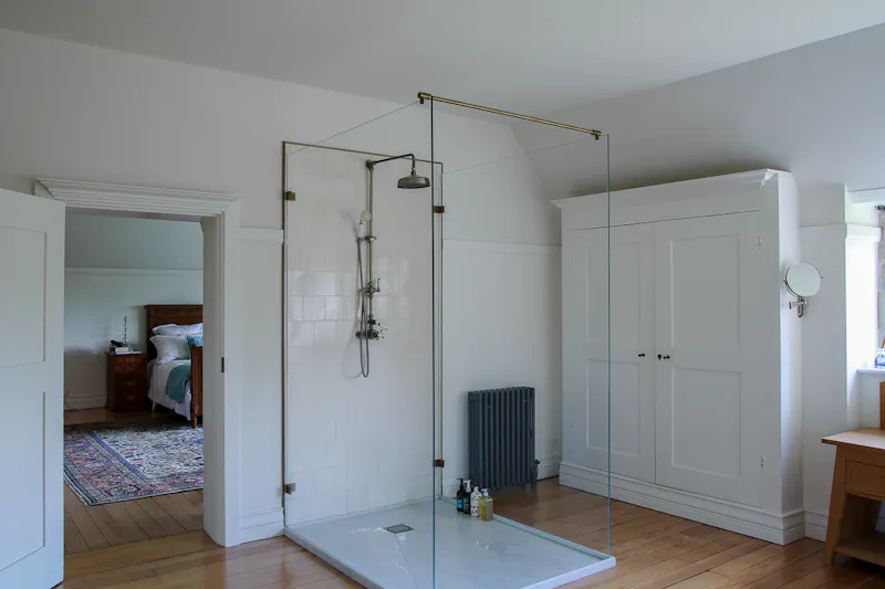 Shower at Shackleford Voysey manor, E540 (photo 66)
