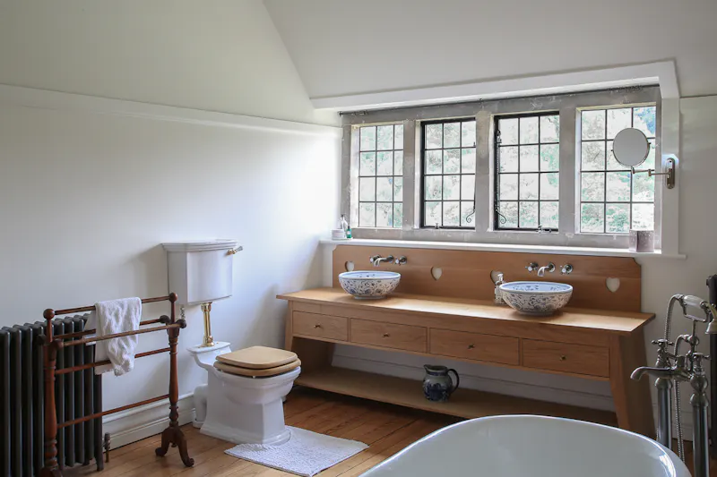 Bathroom at Shackleford Voysey manor, E540 (photo 62)