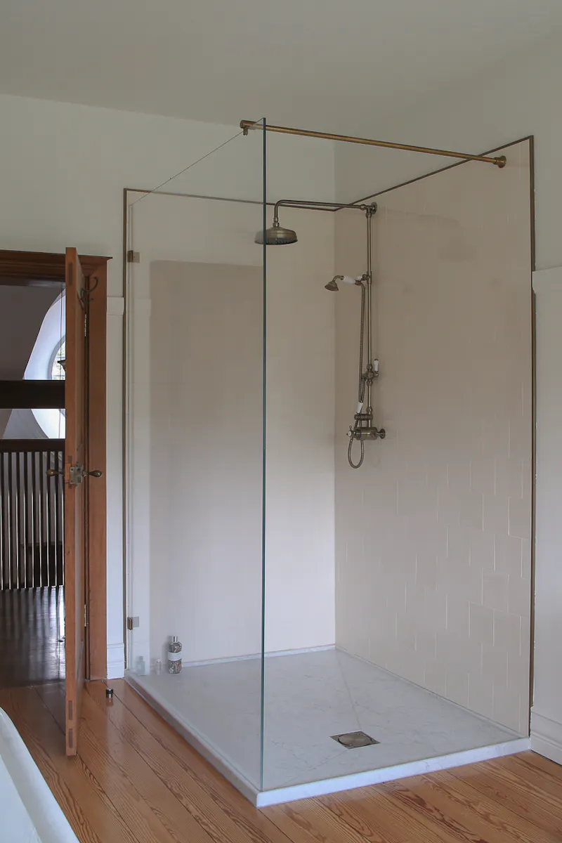 Shower at Shackleford Voysey manor, E540 (photo 72)