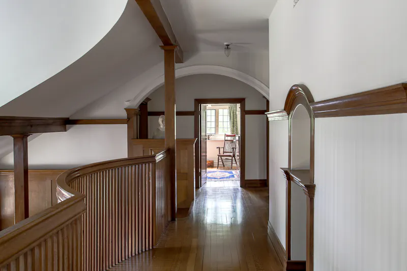 Landing at Shackleford Voysey manor, E540 (photo 46)