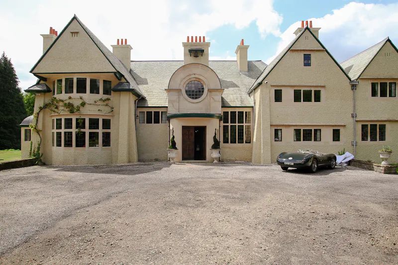 Driveway at Shackleford Voysey manor, E540 (photo 104)